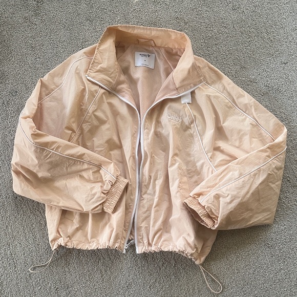 Old Navy Jackets & Blazers - NWT Old Navy Women's Light Tan Bomber Jacket